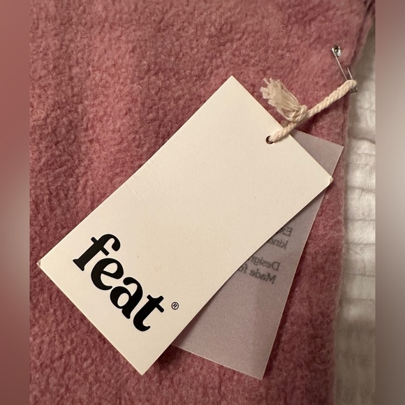 Feat Blanket Blend Crewneck - NWT - Size XL - Picture 6 of 10